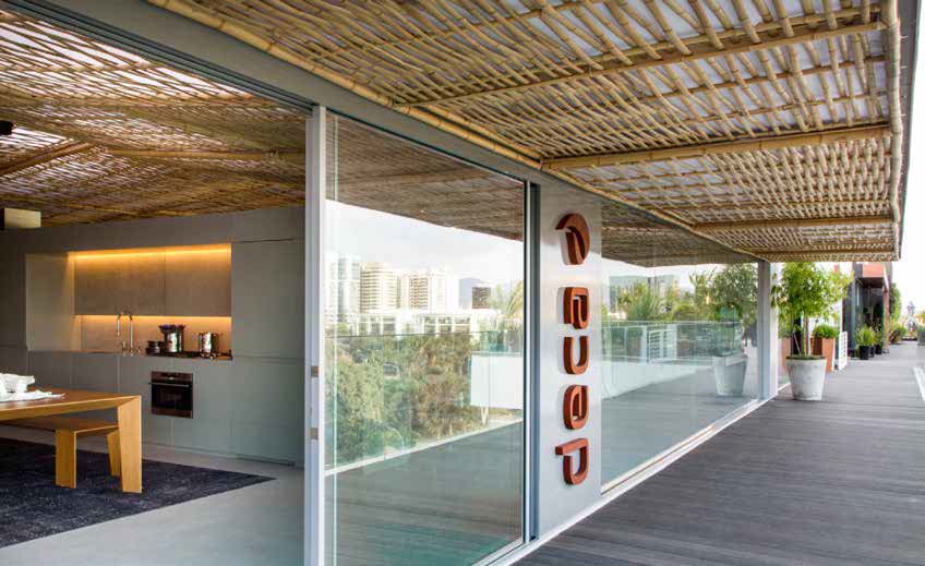 Exhibition Tropical Loft Mariana Antunes