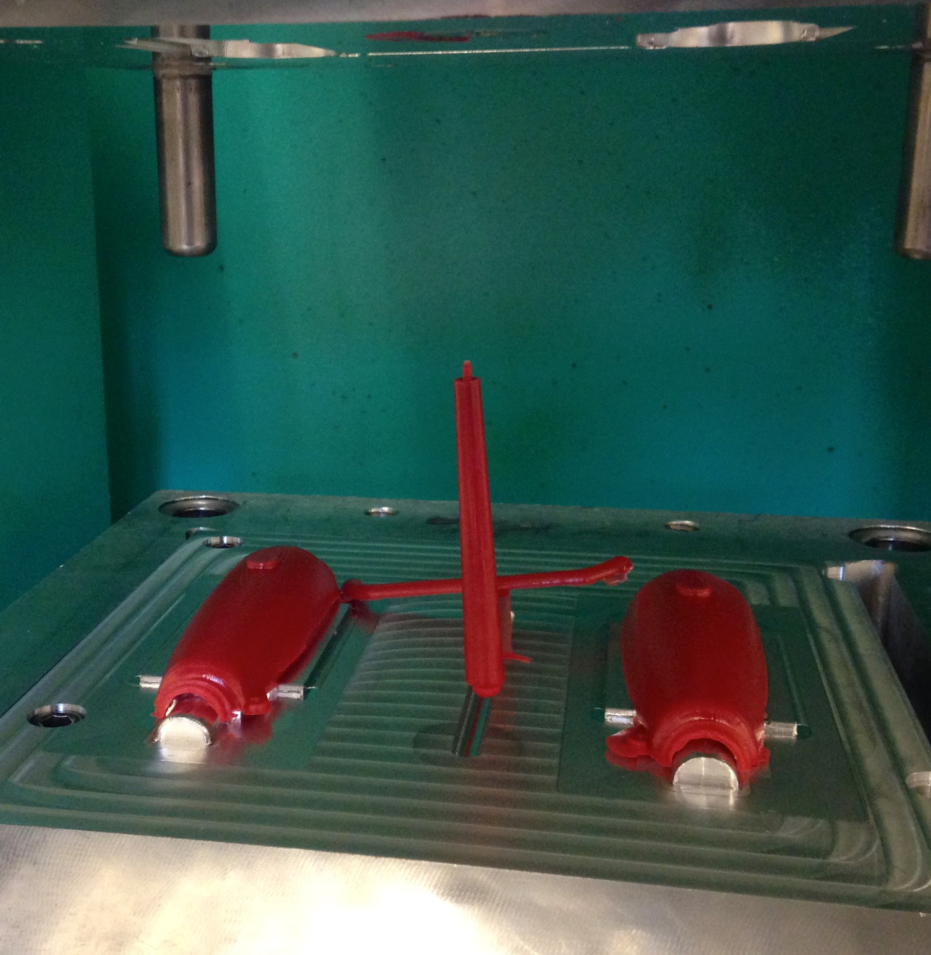 Cannon Injection Machine Stanford ME 325: Injection Molding (Cannon Model) - Engineering Design ...