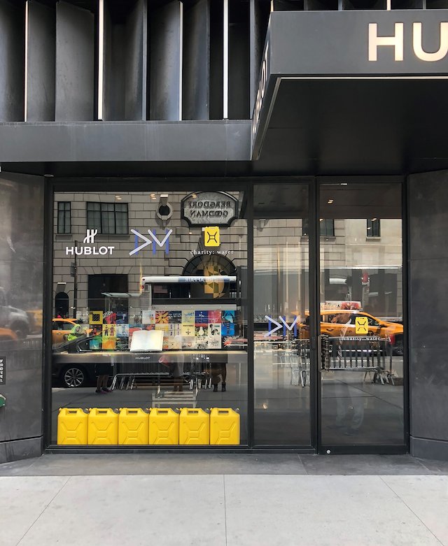 HUBLOT CHARITY WATER NY 5TH AVENUE WINDOW ANIMATION jsutter